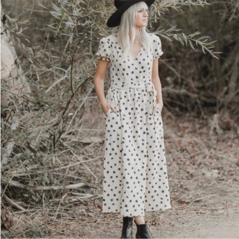 🖤Rylee + Cru Winter Floral Faux Wrap Dress - Small